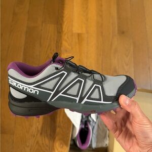Brand New Salomon Speedcross J size 3 girls